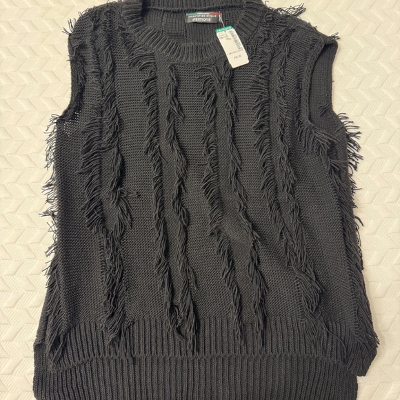 Simons tasseled sweaters vest - Picture 3 of 3